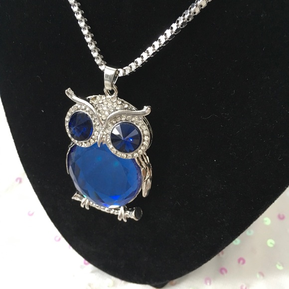 Owl Crystal Rhinestone Brilliant Blue Necklace - Picture 2 of 5